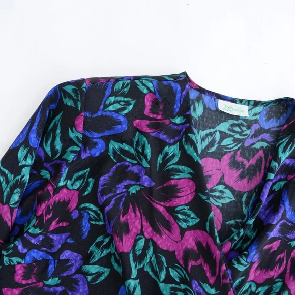 Vintage Lady Dame Plus Black with Floral Design Long Sleeve Button Up Blouse XL - Picture 13 of 14
